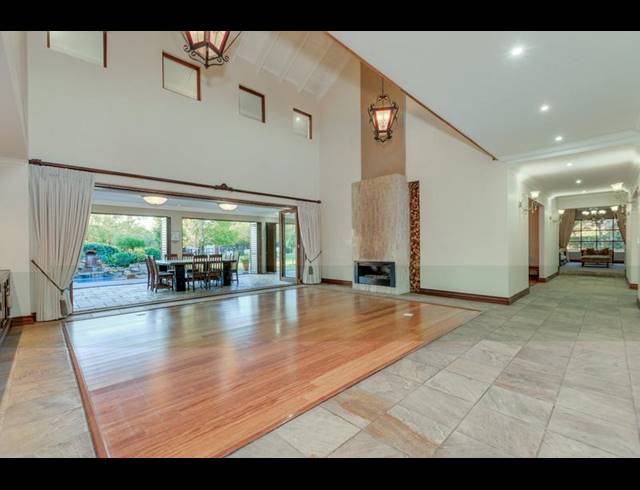 7 BEDROOM HOUSE FOR SALE IN CHARTWELL A.H.